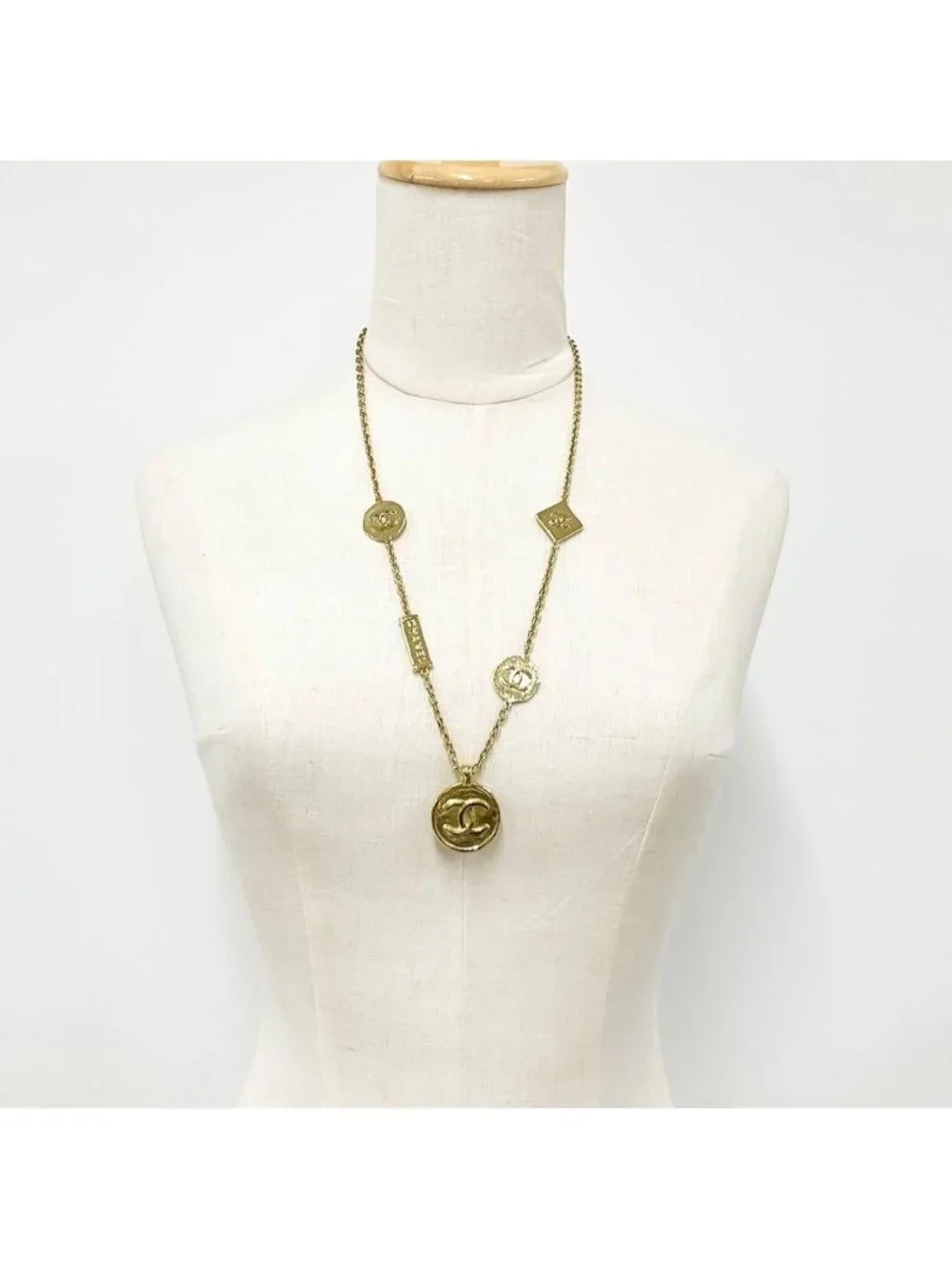 Chanel Necklace CC Logo Plate Gold